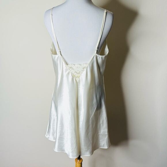 Victoria’s Secret Vintage Ivory Lace Trim Satin Chemise - Picture 5 of 6